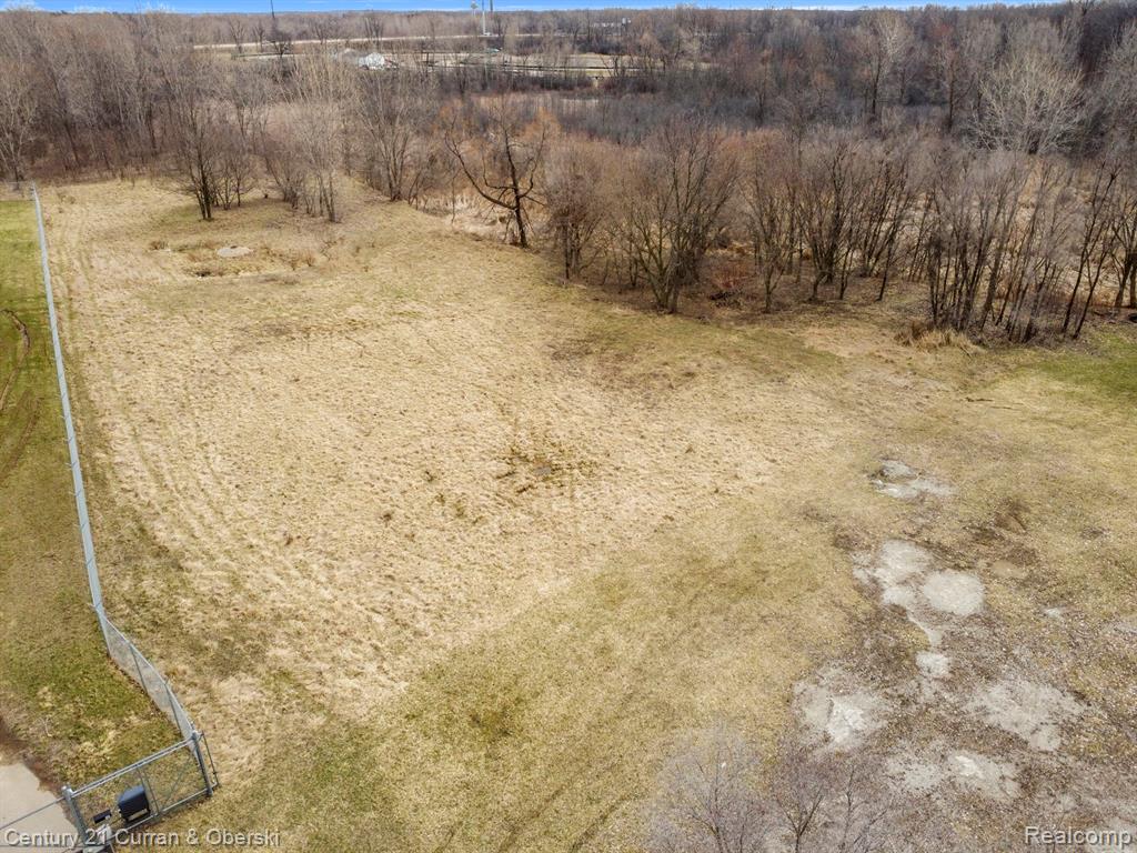 1139 S Dettman Road Property Photo 9