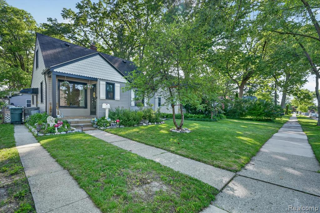 22729 Cleveland Street Property Photo 1