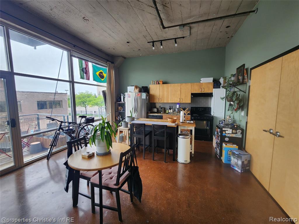 55 W Canfield Street Property Photo 3