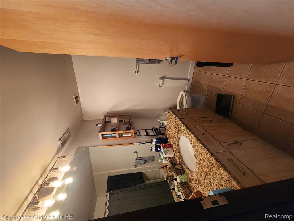55 W Canfield Street Property Photo 6