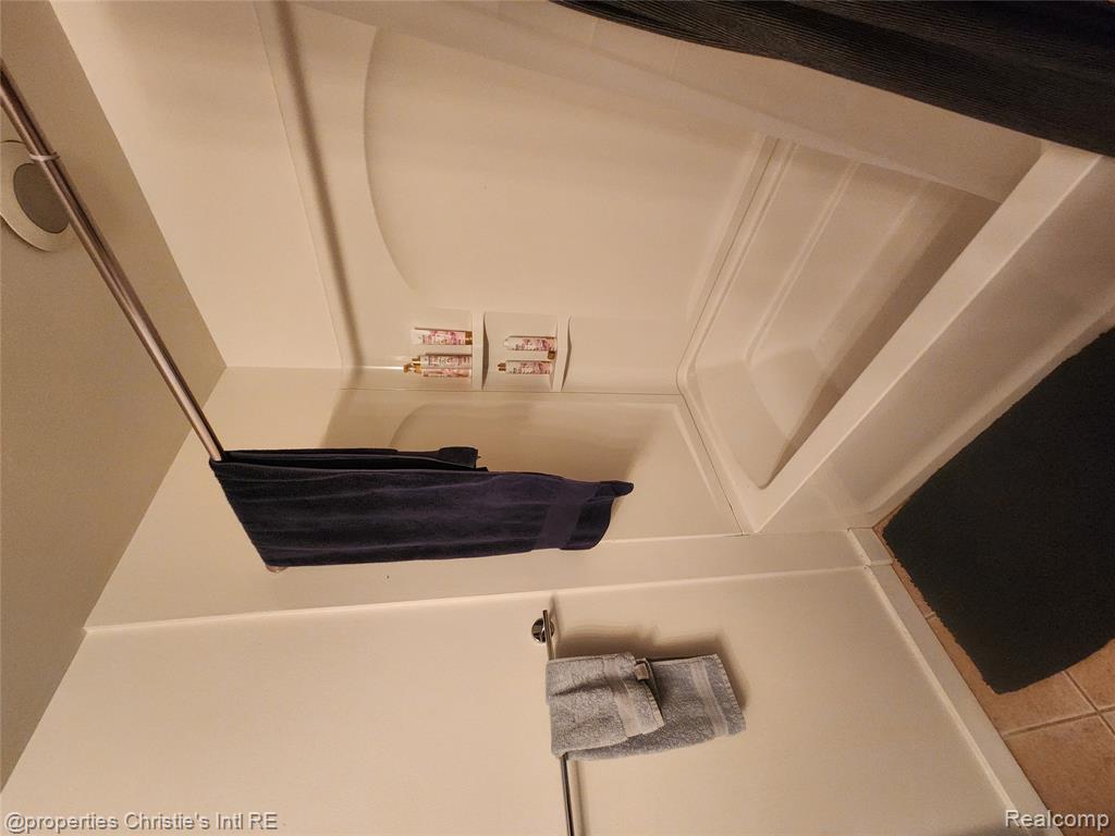 55 W Canfield Street Property Photo 7