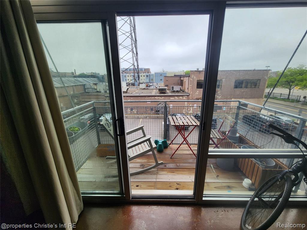 55 W Canfield Street Property Photo 9