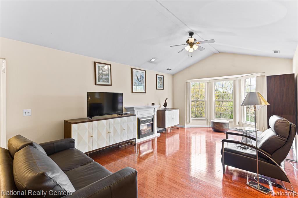 49277 Silver Birch Circle Property Photo 6
