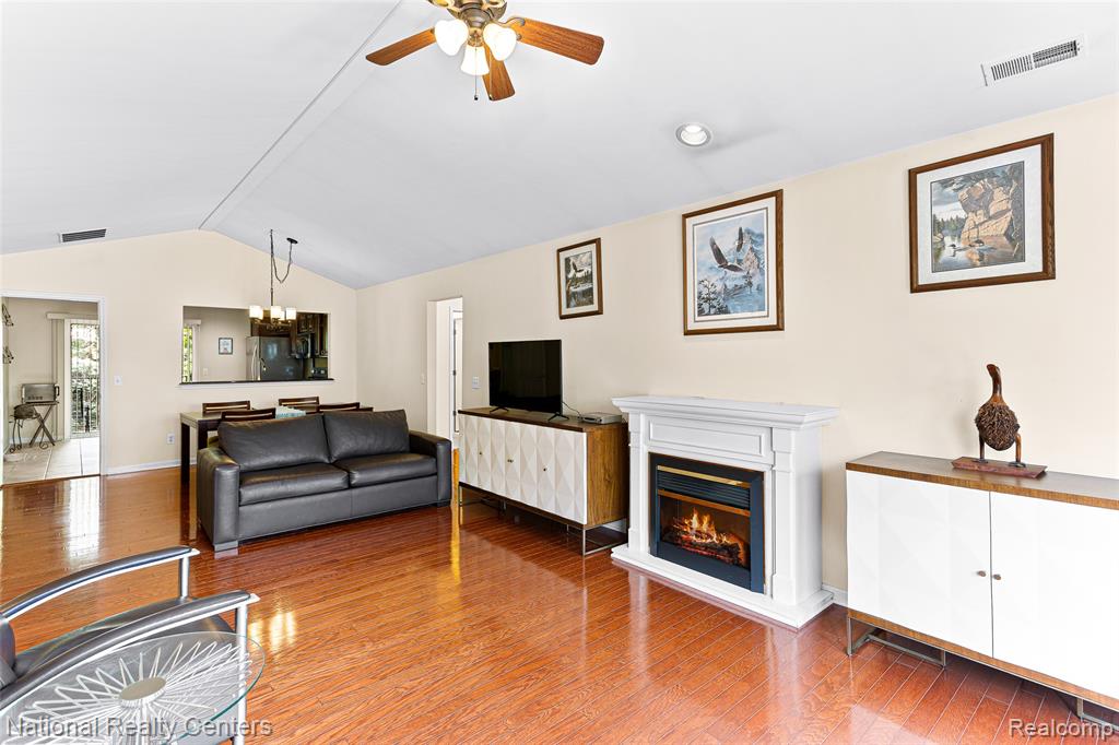 49277 Silver Birch Circle Property Photo 8