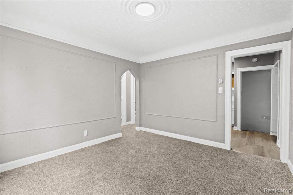 15887 Snowden Street Property Photo 7