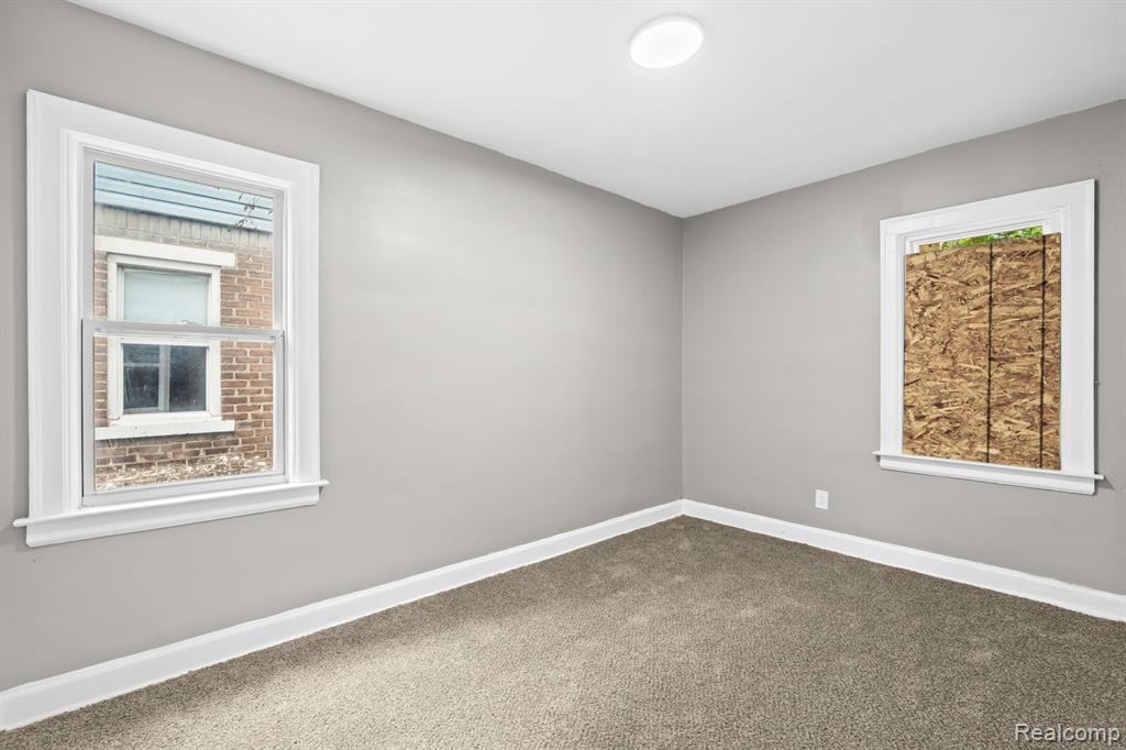 15887 Snowden Street Property Photo 12