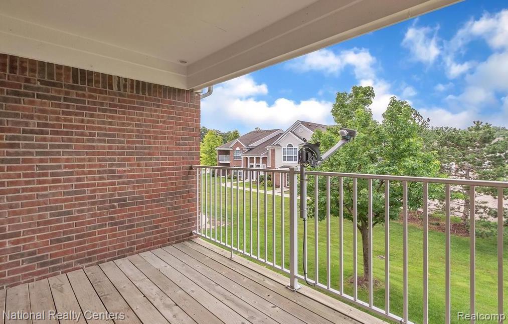 16707 Carriage Way Property Photo 10