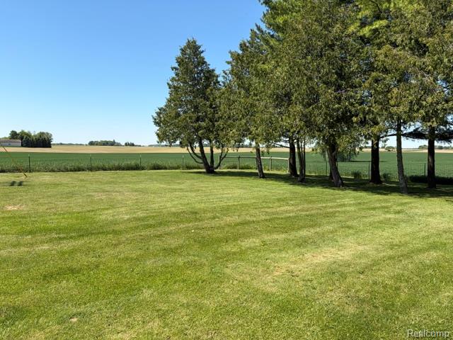 4815 Loree Road Property Photo 9