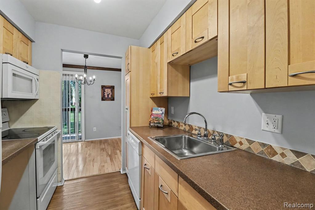 29890 W 12 Mile Rd Road Property Photo 4