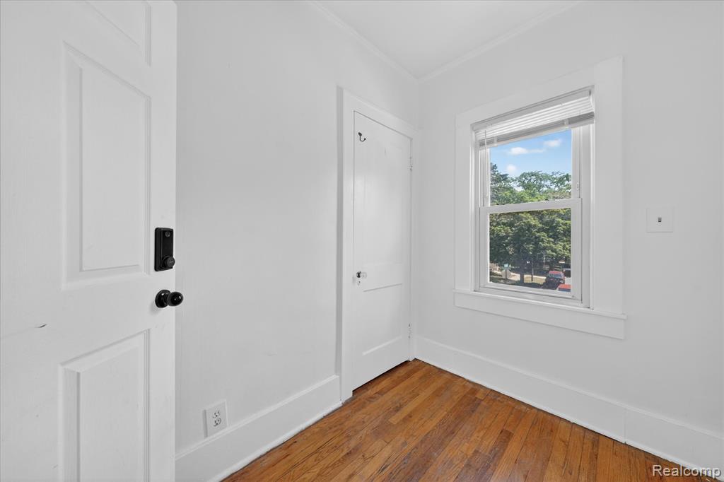 351 Edgewood Place Property Photo 2
