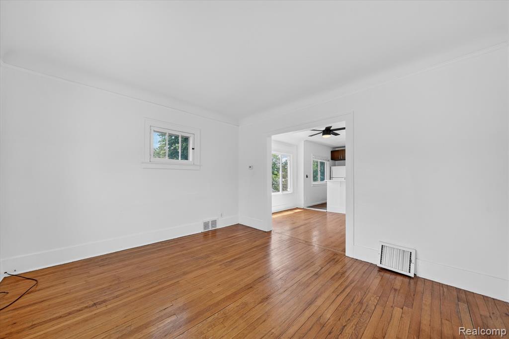 351 Edgewood Place Property Photo 3