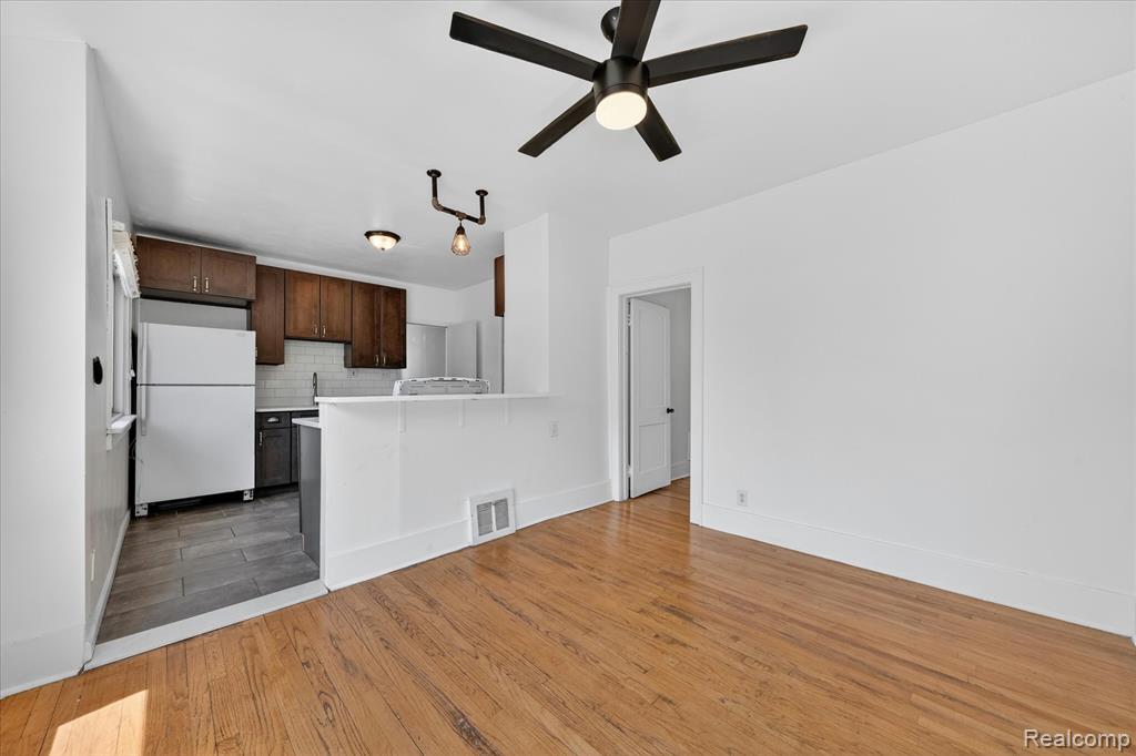 351 Edgewood Place Property Photo 5