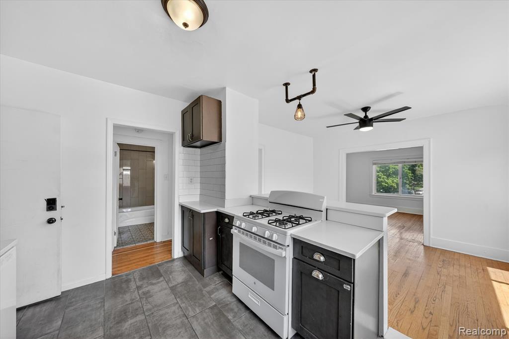 351 Edgewood Place Property Photo 8