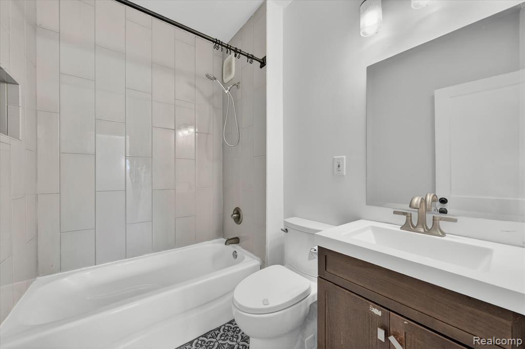 351 Edgewood Place Property Photo 11