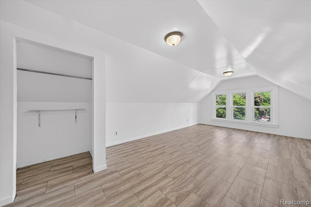 351 Edgewood Place Property Photo 13