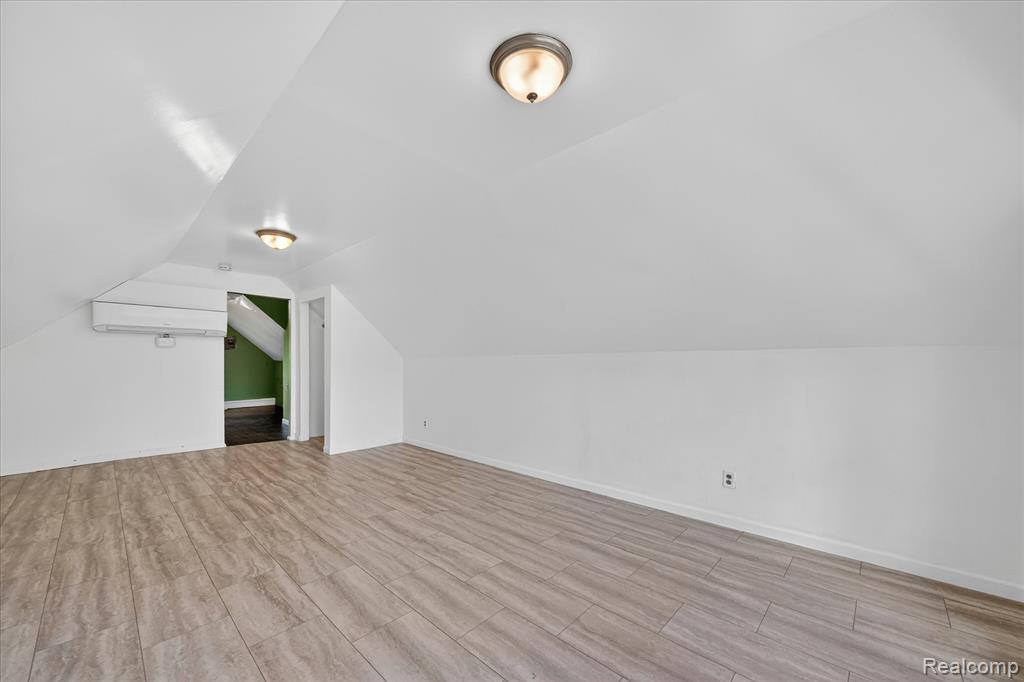 351 Edgewood Place Property Photo 14