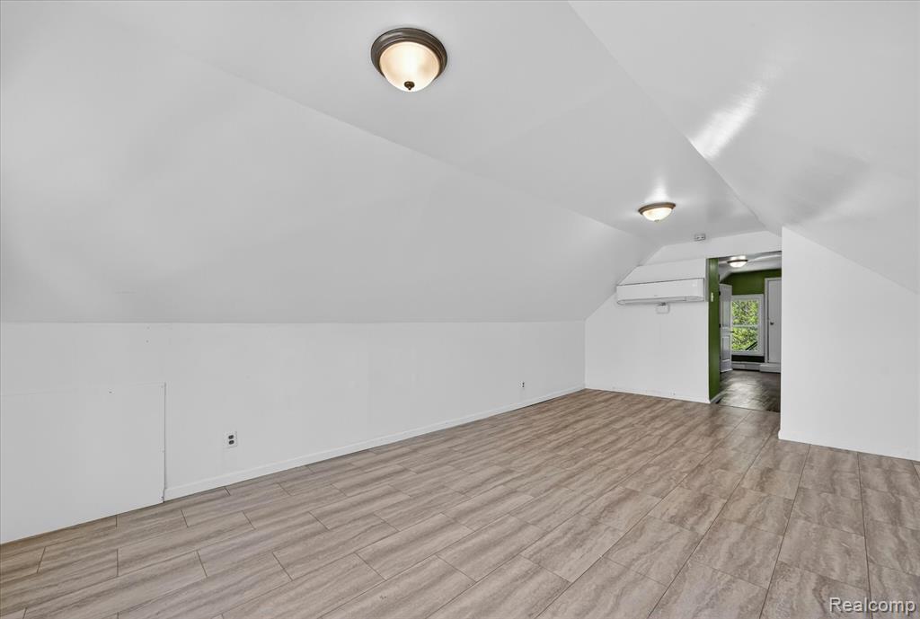 351 Edgewood Place Property Photo 15
