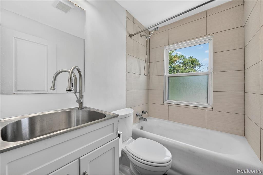 351 Edgewood Place Property Photo 17
