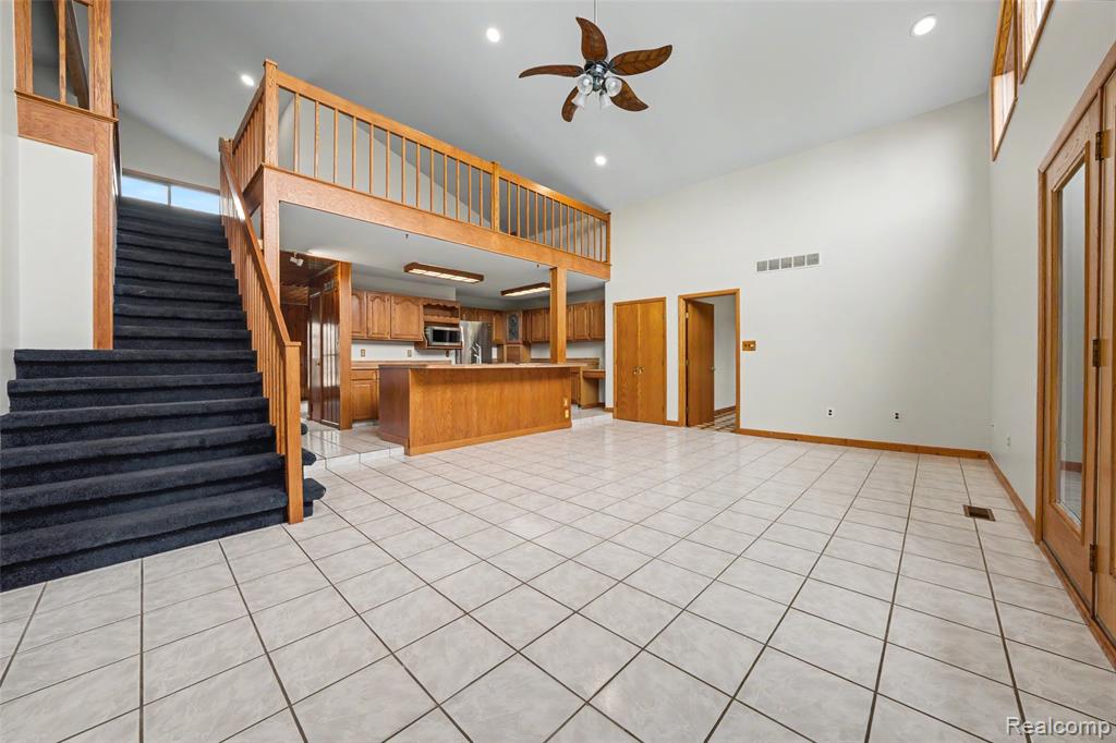 7774 Colony Drive Property Photo 10