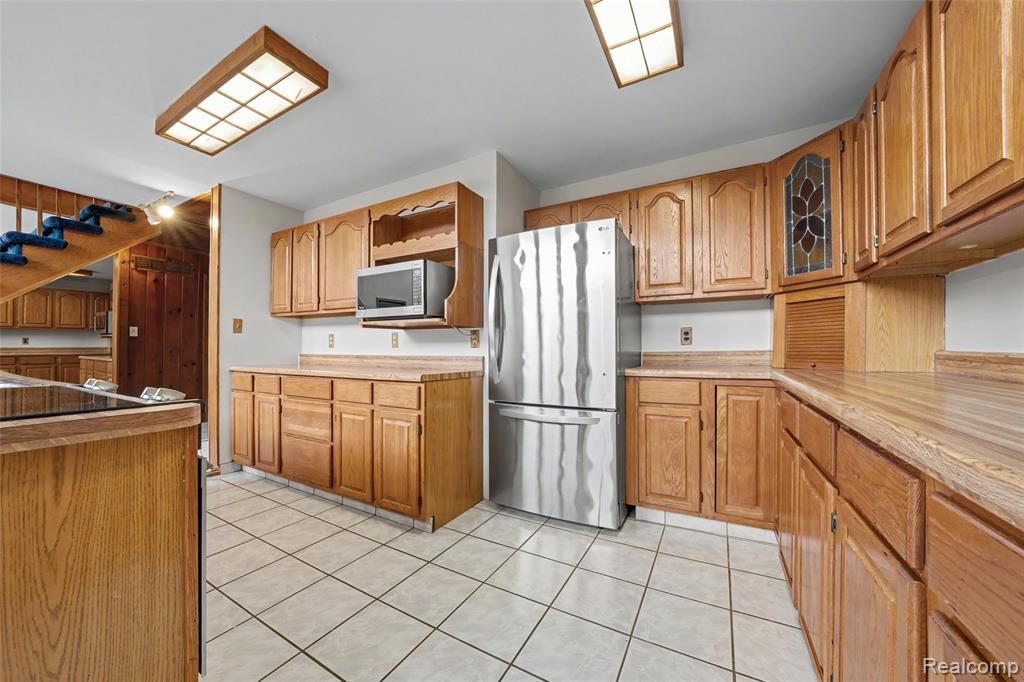 7774 Colony Drive Property Photo 10