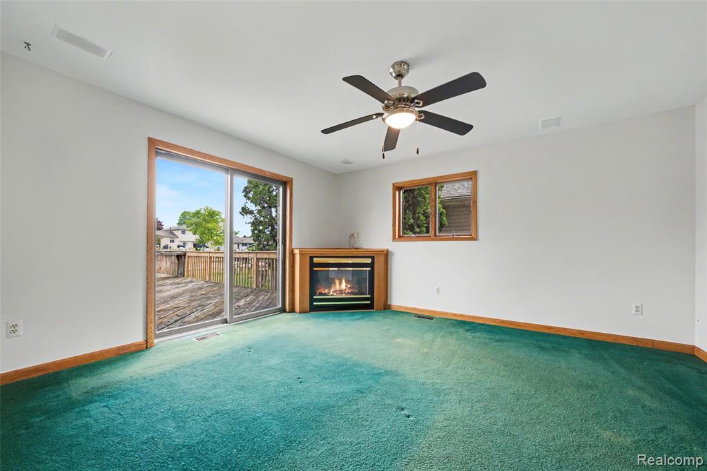 7774 Colony Drive Property Photo 12
