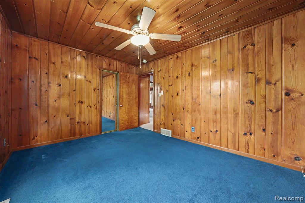 7774 Colony Drive Property Photo 17