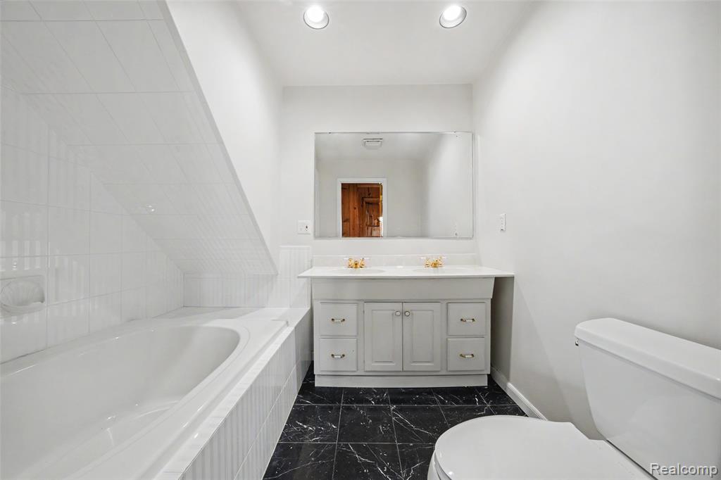 7774 Colony Drive Property Photo 20
