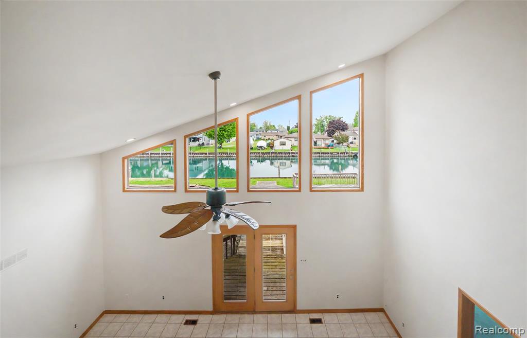 7774 Colony Drive Property Photo 28