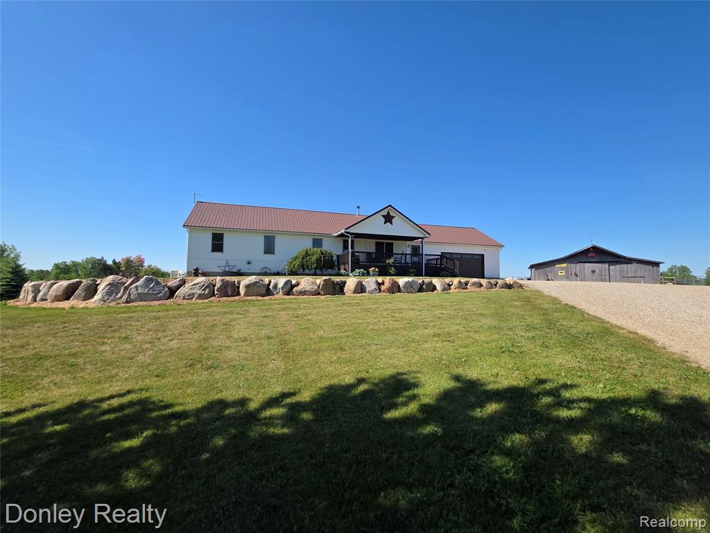 5121 Cotter Road Property Photo 1