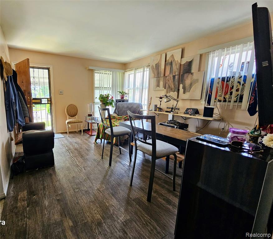 8520 Alpine Street Property Photo 2