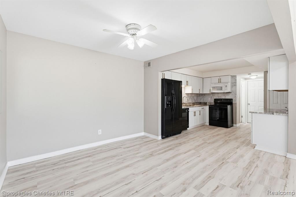8700 Common Road Property Photo 10