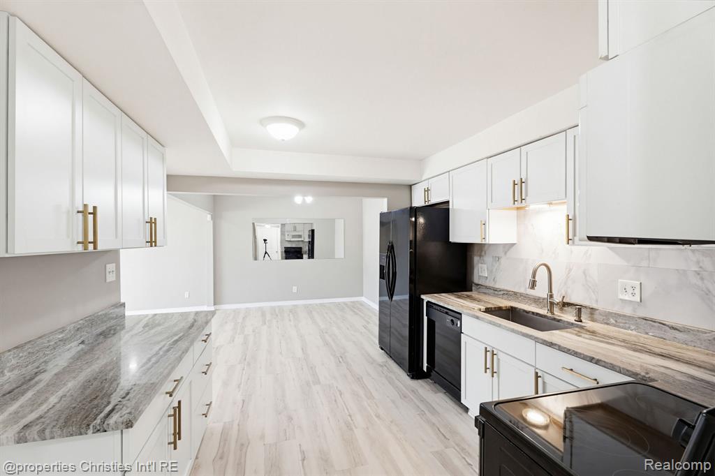 8700 Common Road Property Photo 16