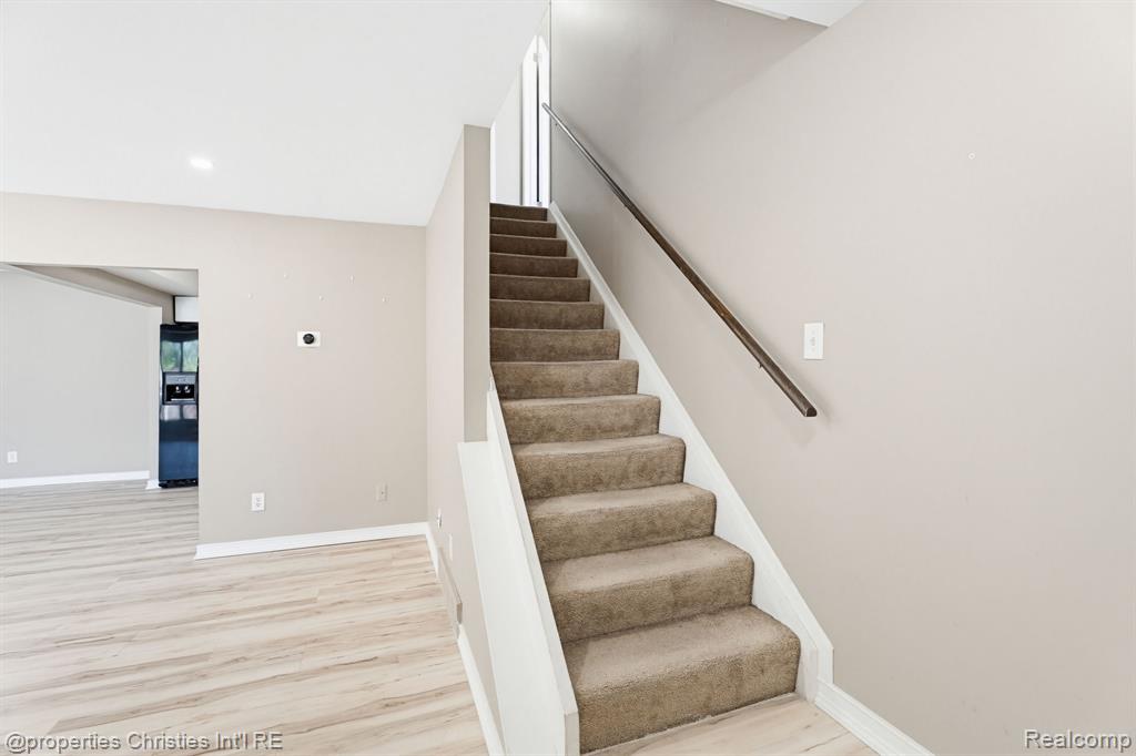 8700 Common Road Property Photo 19