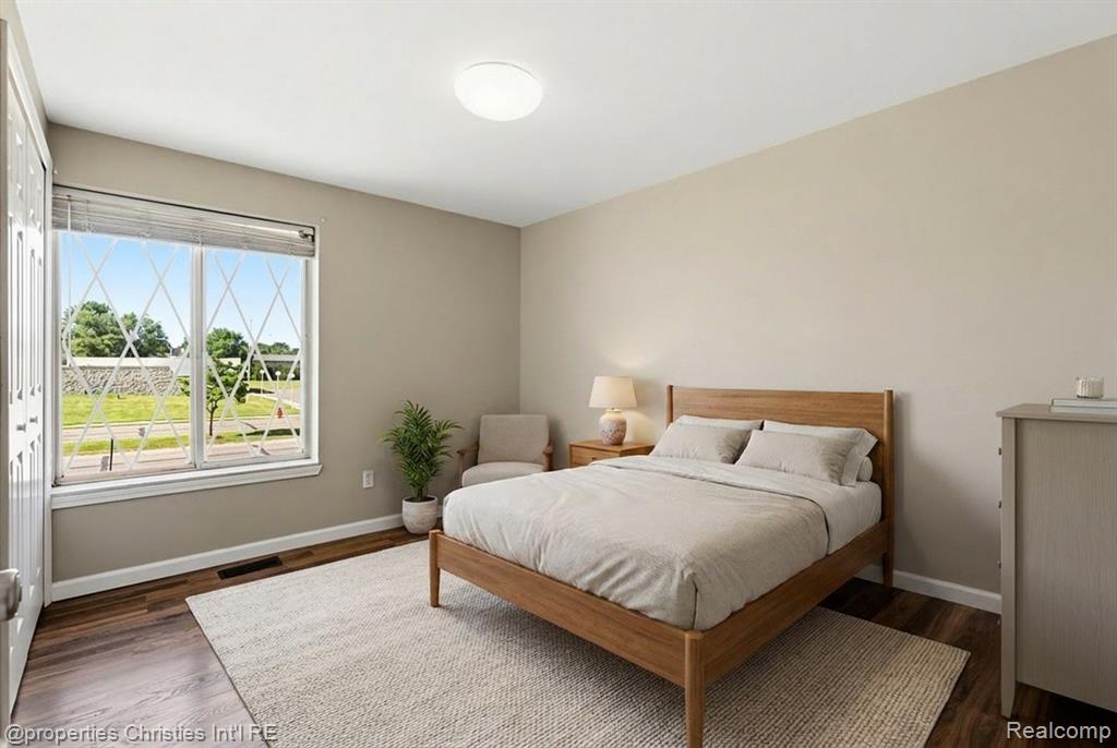 8700 Common Road Property Photo 24