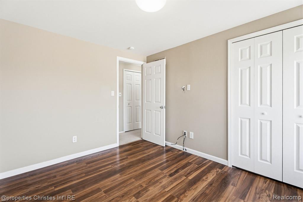 8700 Common Road Property Photo 26