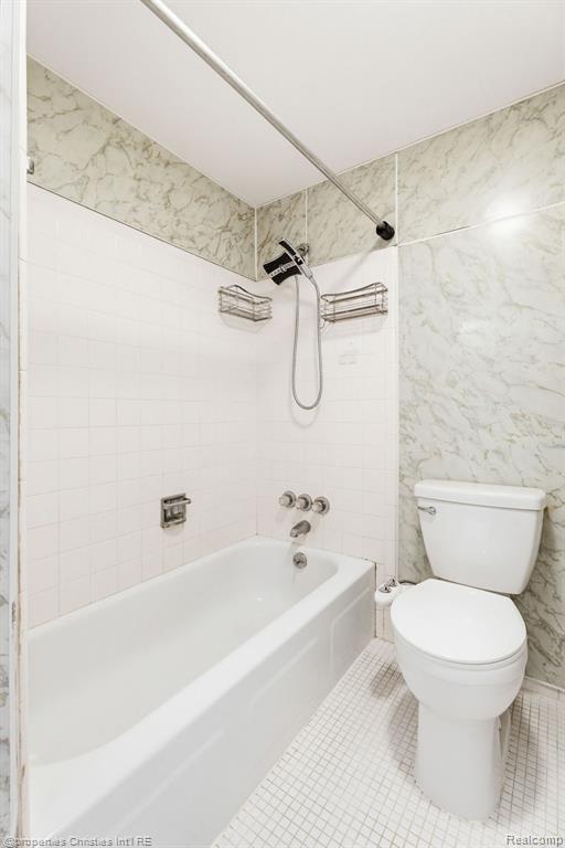 8700 Common Road Property Photo 28
