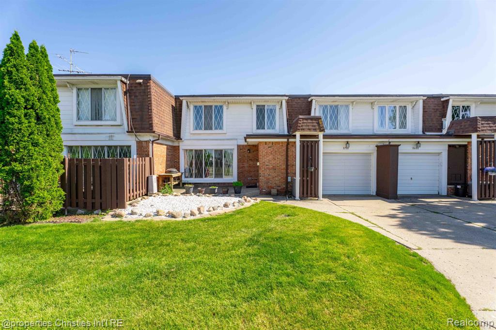 8700 Common Road Property Photo 34