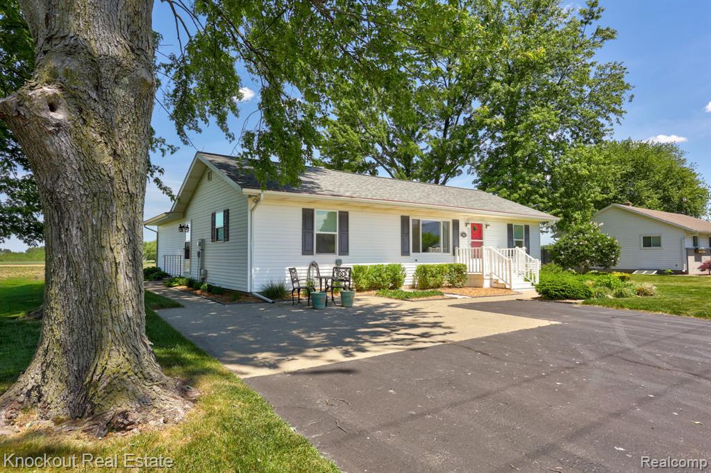 9941 Lange Road Property Photo 1