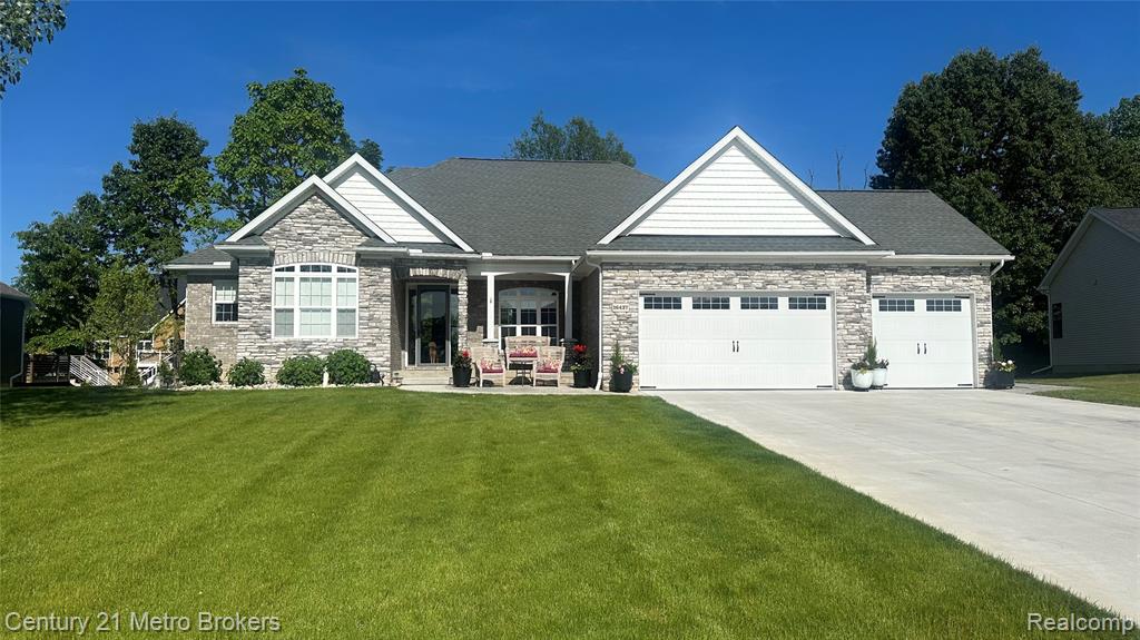 16437 Sleepy Hollow Drive Property Photo 1