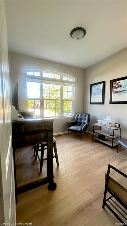 16437 Sleepy Hollow Drive Property Photo 5
