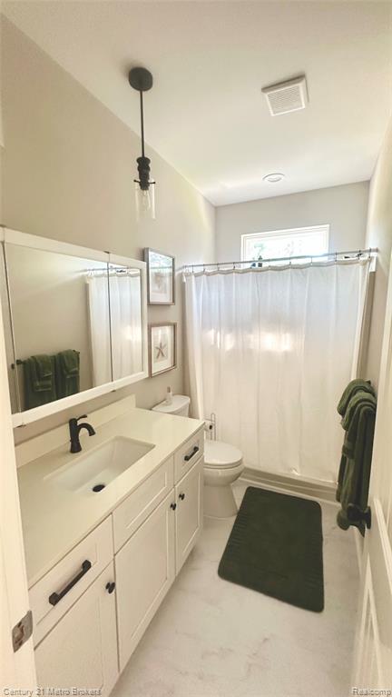 16437 Sleepy Hollow Drive Property Photo 8