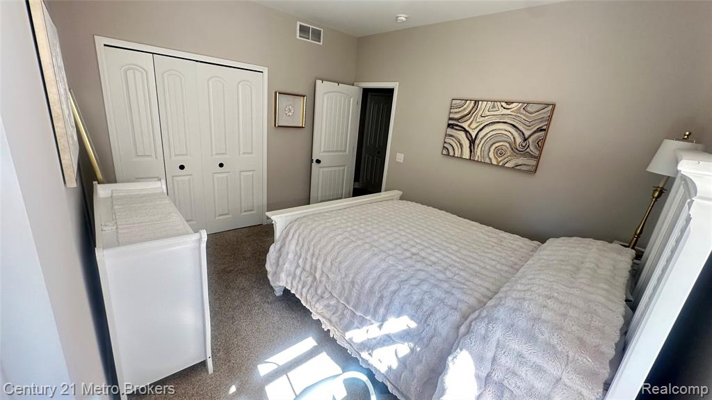 16437 Sleepy Hollow Drive Property Photo 20