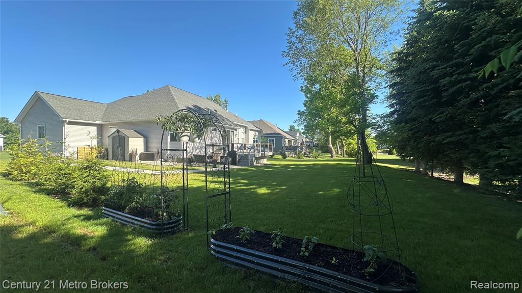 16437 Sleepy Hollow Drive Property Photo 34