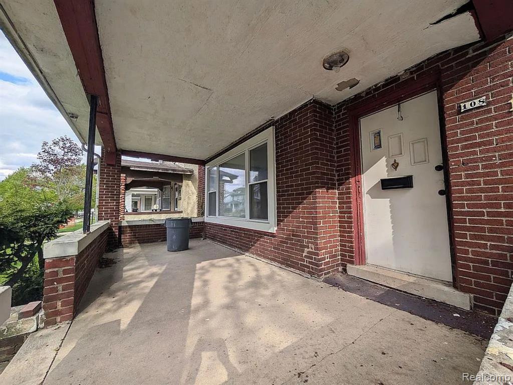 108 Massachusetts Street Property Photo 2