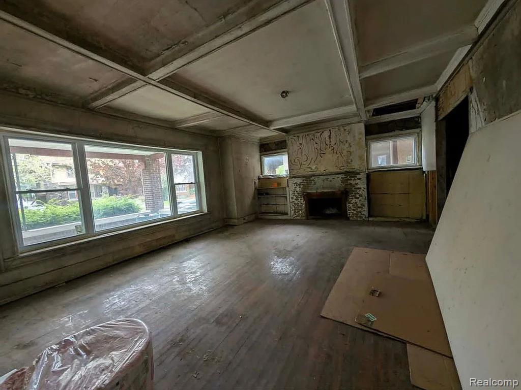 108 Massachusetts Street Property Photo 3
