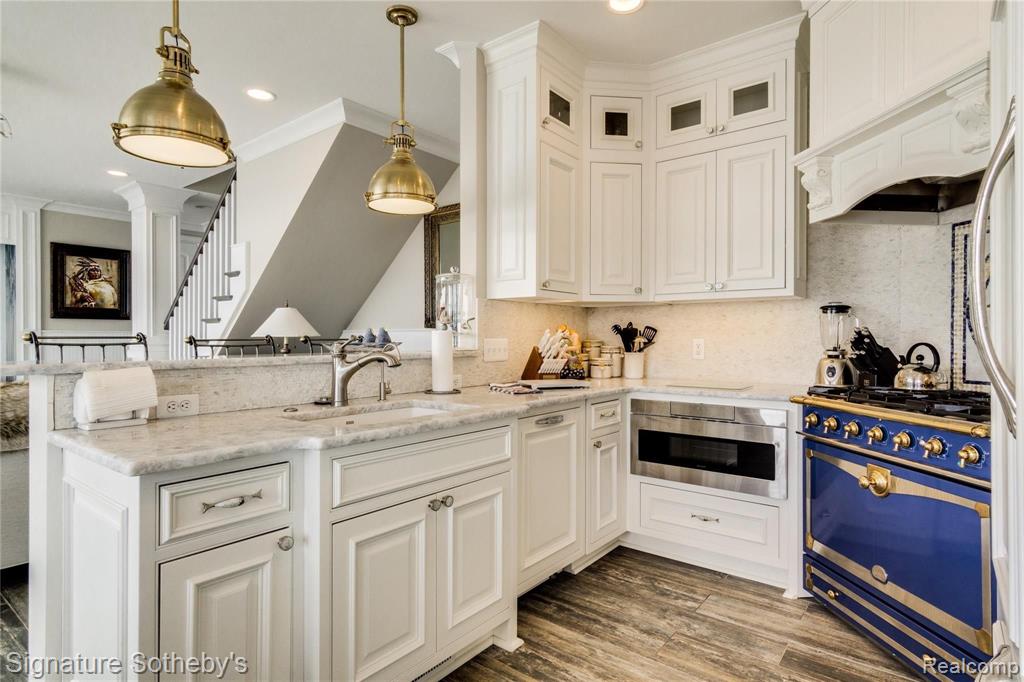 14625 A Edgewater Drive Property Photo 8