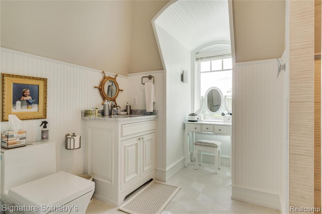 14625 A Edgewater Drive Property Photo 24