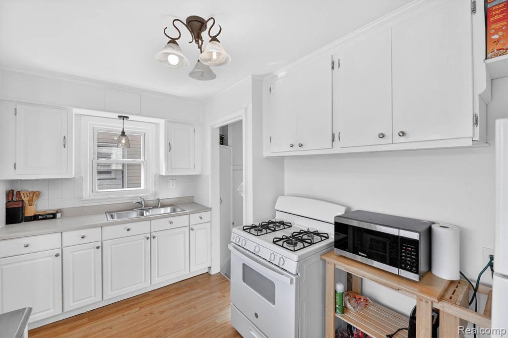 612 Mayflower Avenue Property Photo 12