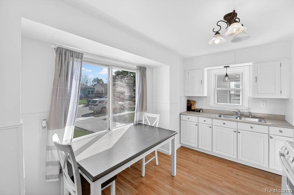 612 Mayflower Avenue Property Photo 14