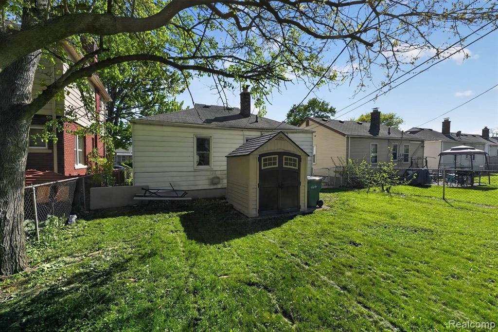 612 Mayflower Avenue Property Photo 26